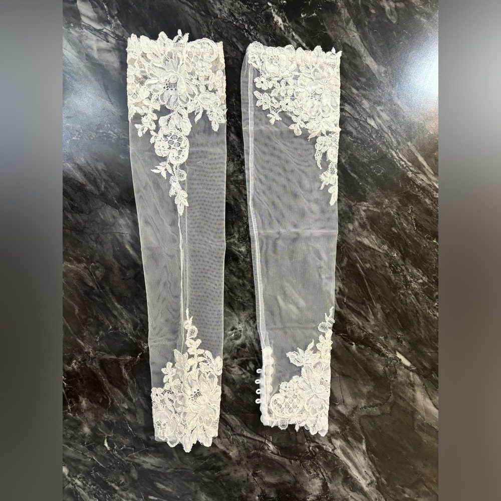 Custom ivory sleeves for wedding gown